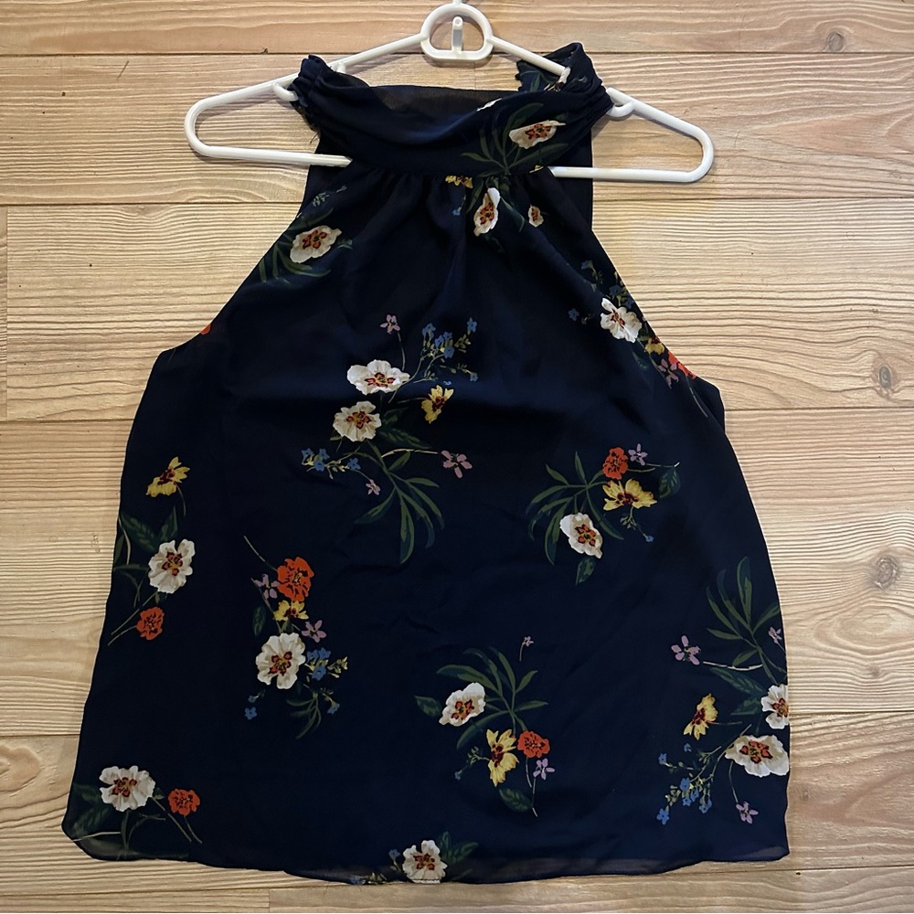Tehrai high neck sleeveless blouse size small